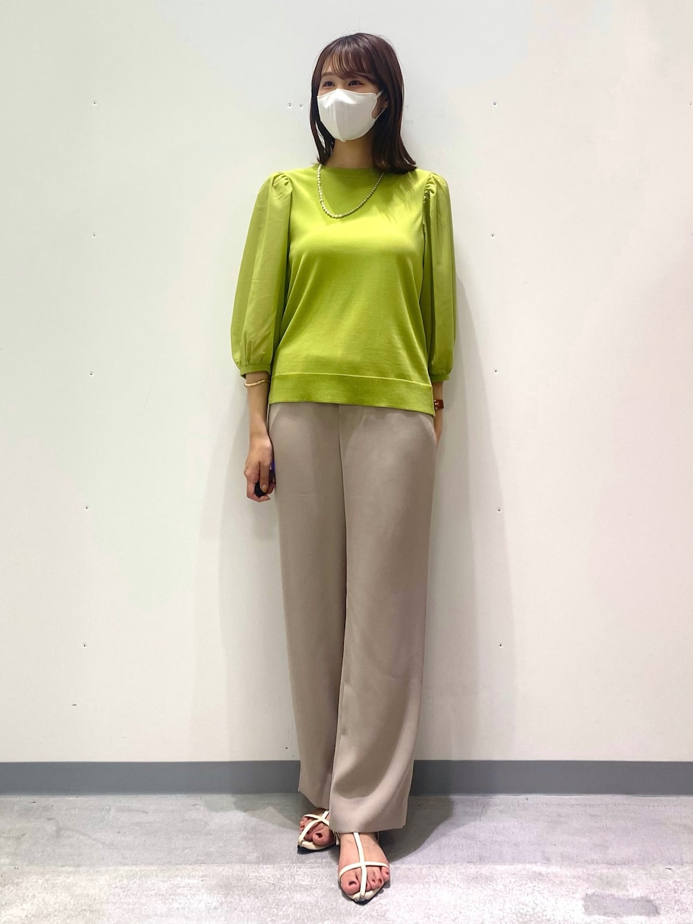 「INDIVI、インディヴィ、楽ちんコーデ、お出かけコーデ、休日スタイル、骨格ウェーブ、カラーコーデ、グリーン、シンプルコーデ、夏コーデ、高身長女子、イエベ」｜「INDIVIのミックスボールネックレス（ネックレス、シルバー系）」を使った、anさん（レディース・164cm）の夏コーディネートの1枚目の写真