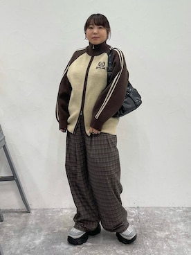 「PBLIM（ページボーイリム）のアイテム（パンツ）」を使った、なべさん（レディース・154cm）の秋コーディネート