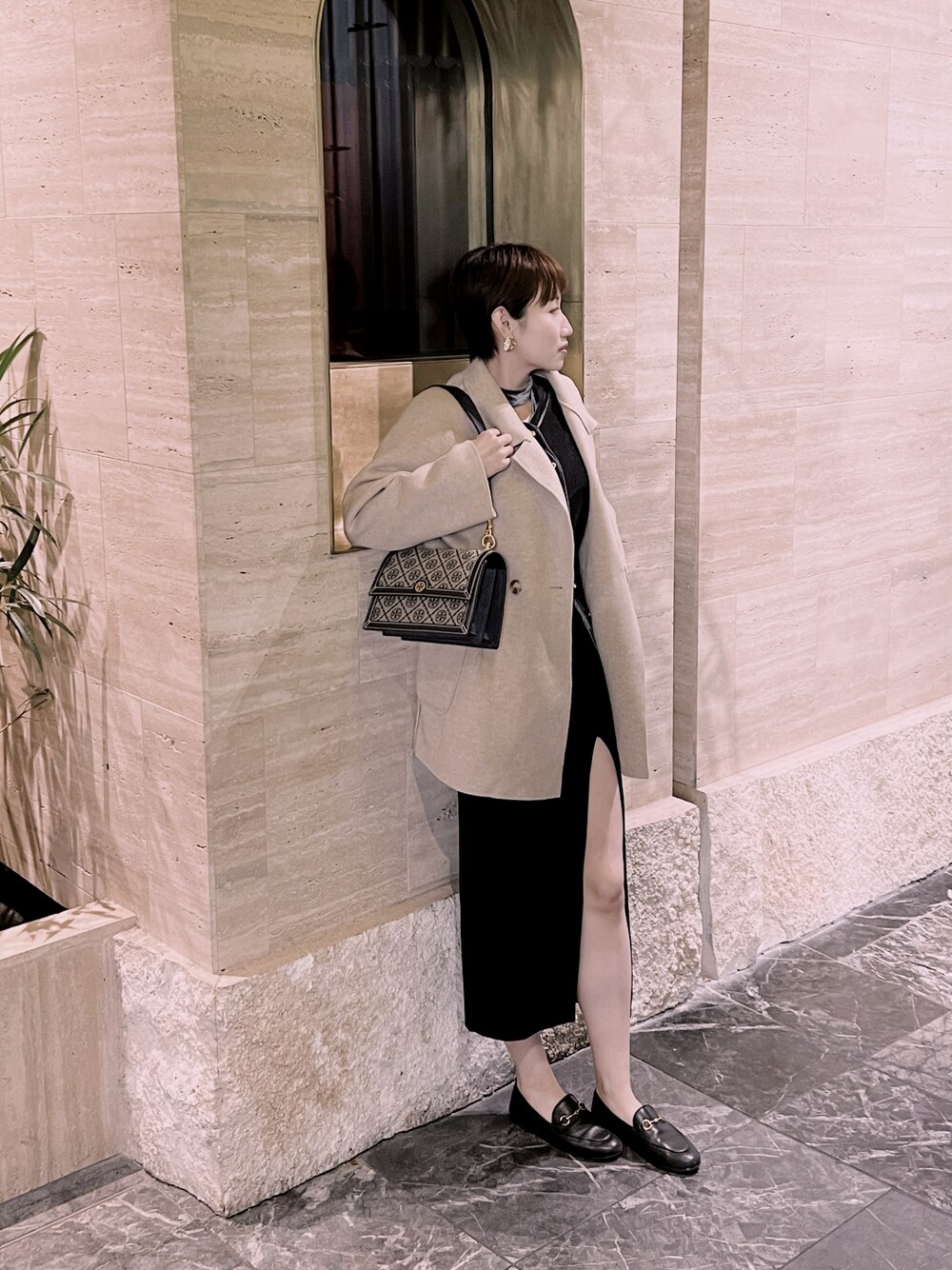 「TORY BURCHのアイテム（ハンドバッグ、ブルー系）」を使った、Sherieneさん（レディース・156cm）の夏コーディネートの1枚目の写真