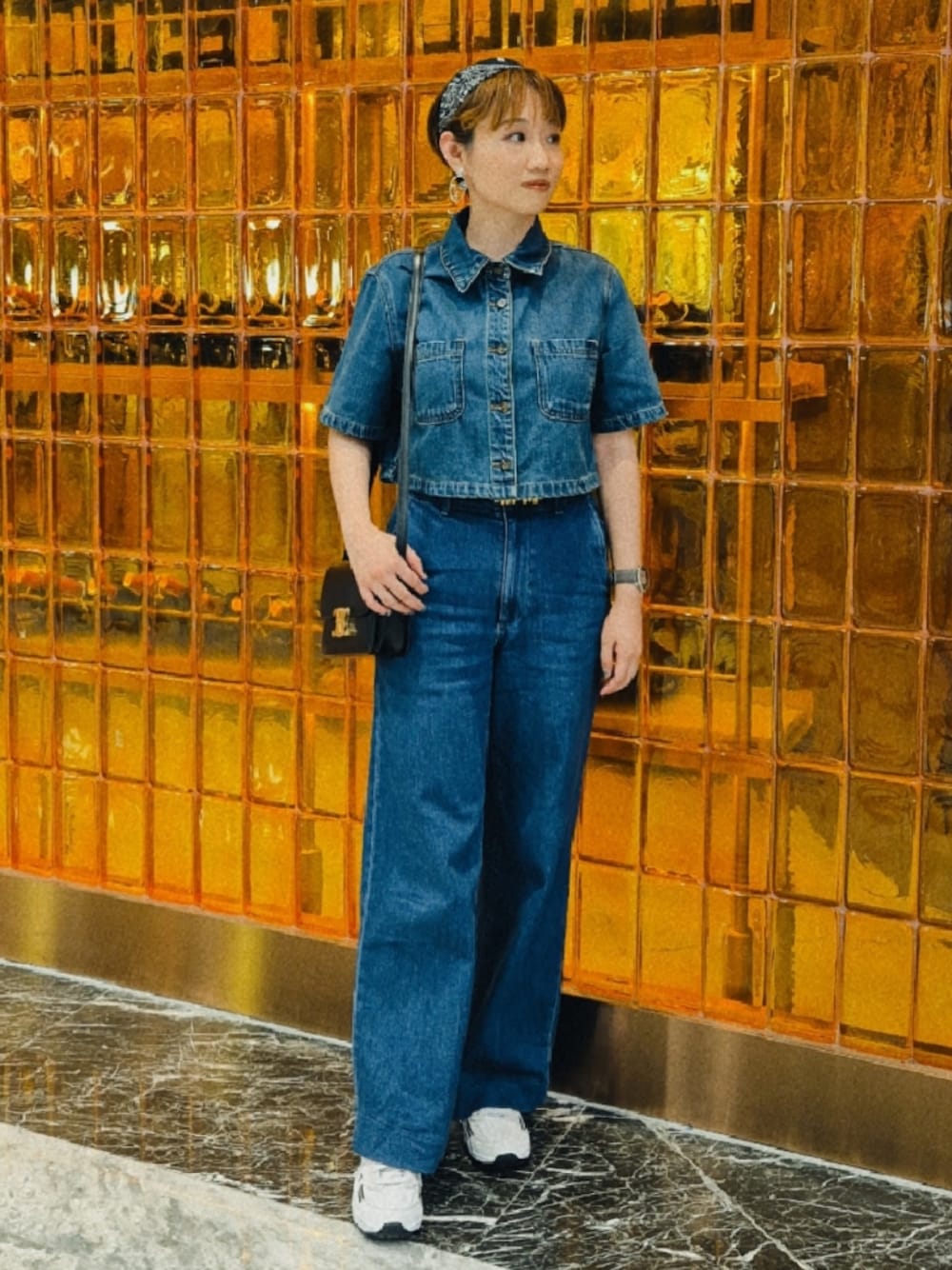 「Urban Revivo のアイテム（トップス、ブルー系）」を使った、Sherieneさん（レディース・157cm）の秋コーディネートの1枚目の写真