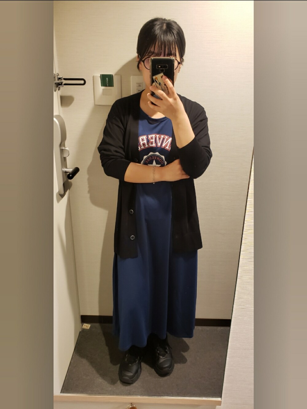 「CONVERSEのアイテム（ワンピース、ブルー系）」を使った、yukifashioさん（レディース・153cm）の春コーディネートの1枚目の写真