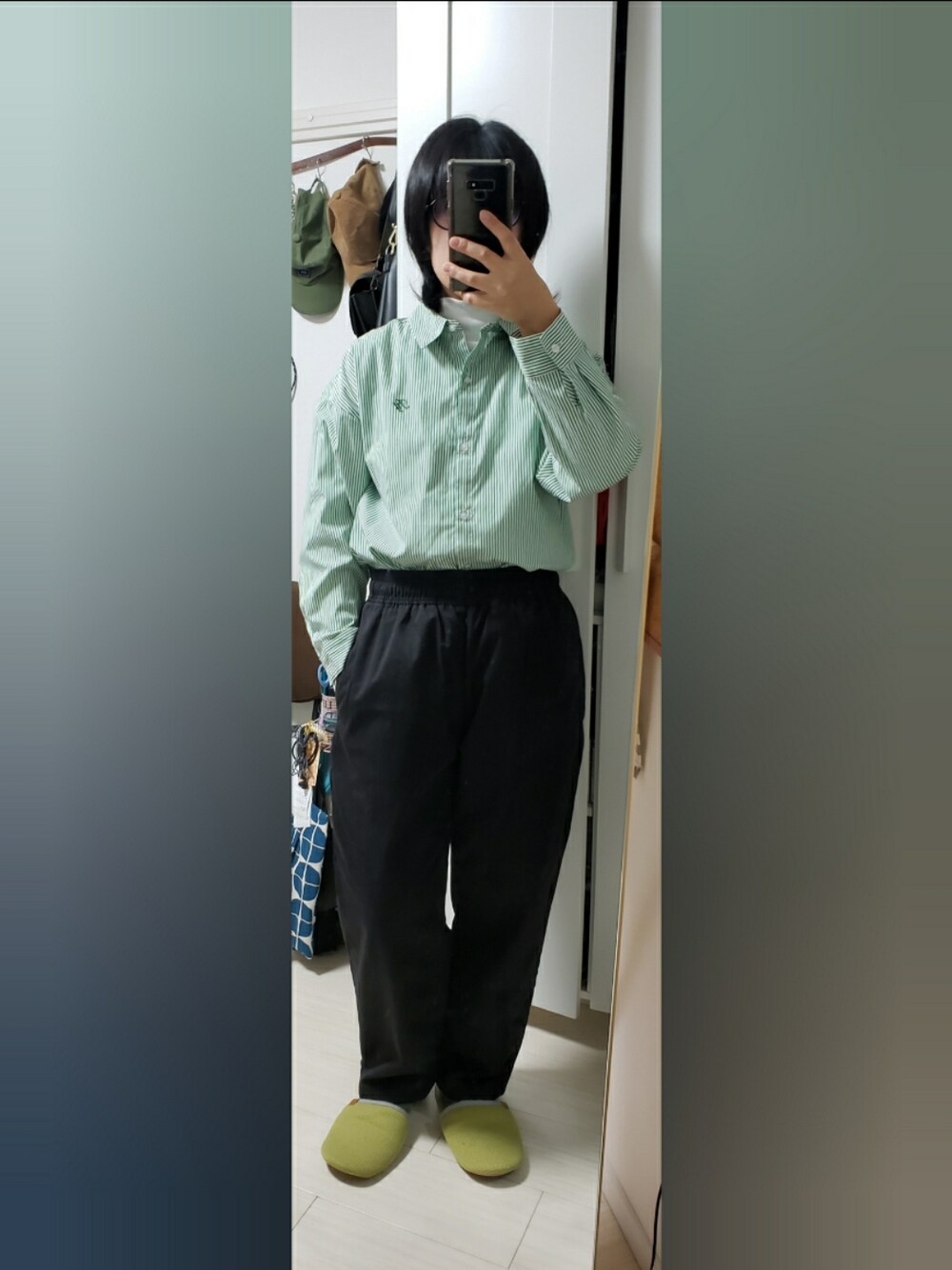 「靴下屋のアイテム（ソックス/靴下、グリーン系）」を使った、yukifashioさん（レディース・153cm）の秋コーディネートの1枚目の写真