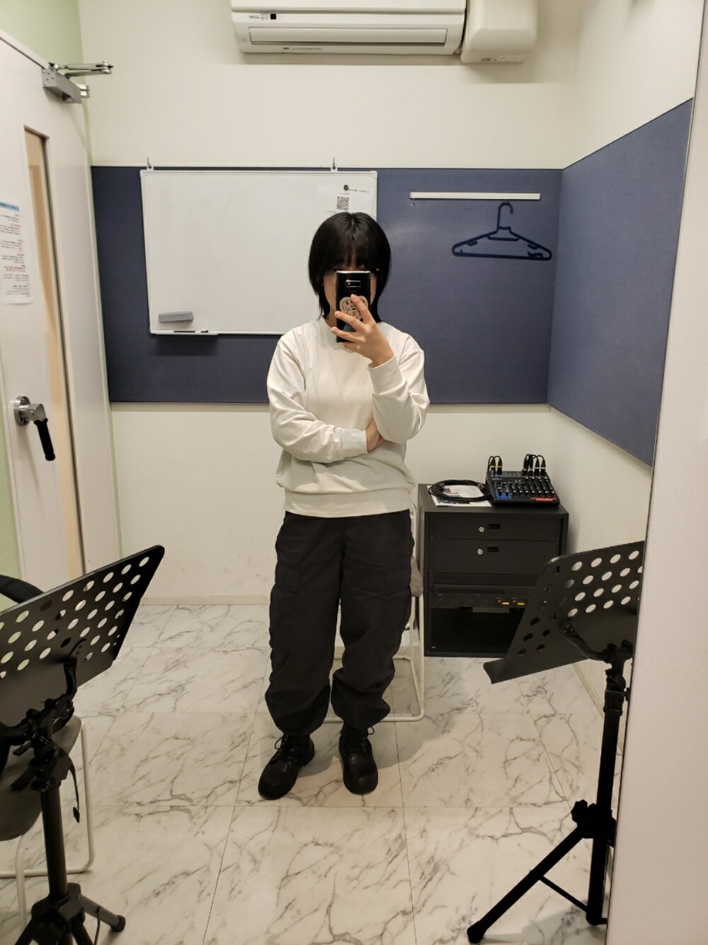 「UNIQLOのアイテム（カーゴパンツ、ブラック系）」を使った、yukifashioさん（レディース・153cm）の冬コーディネートの1枚目の写真