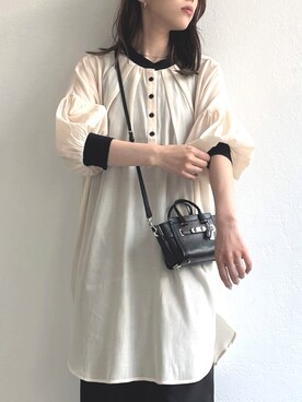 「ihuuのアイテム（シャツ/ブラウス、ホワイト系）」を使った、kahoさん（レディース・162cm）の夏コーディネート