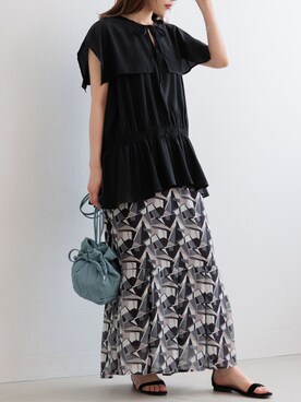 「ihuuのアイテム（シャツ/ブラウス、ブラック系）」を使った、kahoさん（レディース・162cm）の夏コーディネート