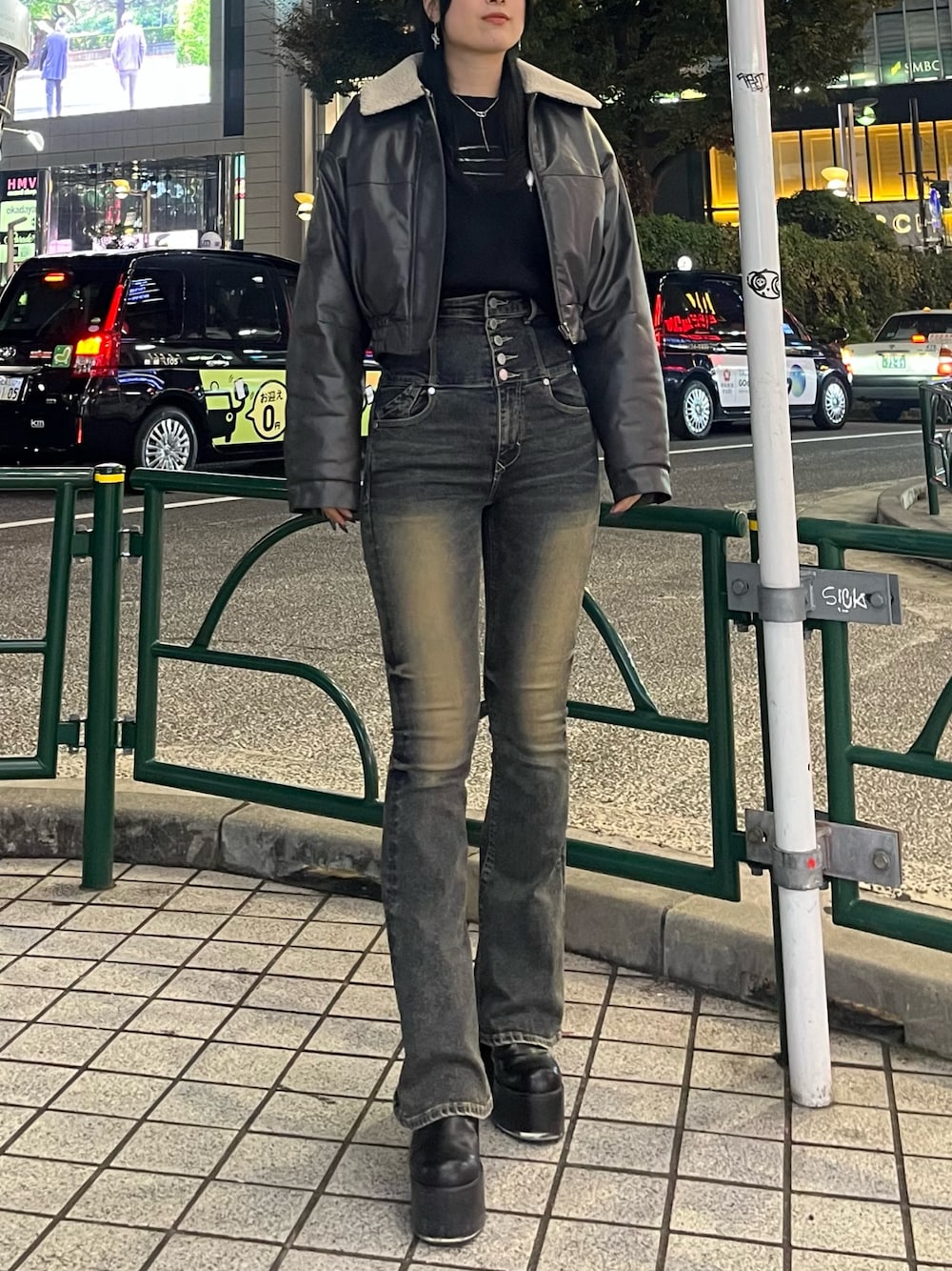 丸山幾世子さんの「ジャガードシャギーニット（EMODA）」を使ったコーディネートの1枚目の写真