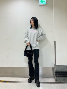 「EMODA」｜「アイテム（スウェット）」を使った、丸山幾世子さん（レディース・168cm）の秋コーディネート