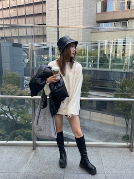 「MURUA（ムルーア）のアイテム（スウェット）」を使った、本田莉央奈さん（レディース・158cm）の秋コーディネート