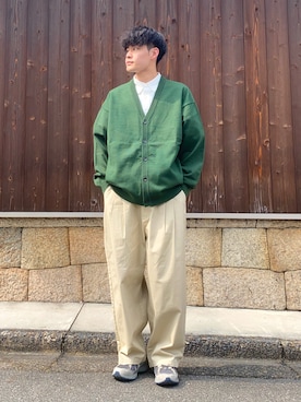 「YUYA × BeAMS DOT（ユウヤバイビームスドット）のアイテム（チノパンツ）」を使った、YUYAさん（メンズ・171cm）の春コーディネート