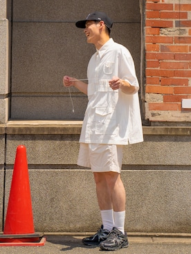 「NEW BALANCE（ニューバランス）のML860/XD（スニーカー、ブラック系）」を使った、YUYAさん（メンズ・172cm）の夏コーディネート