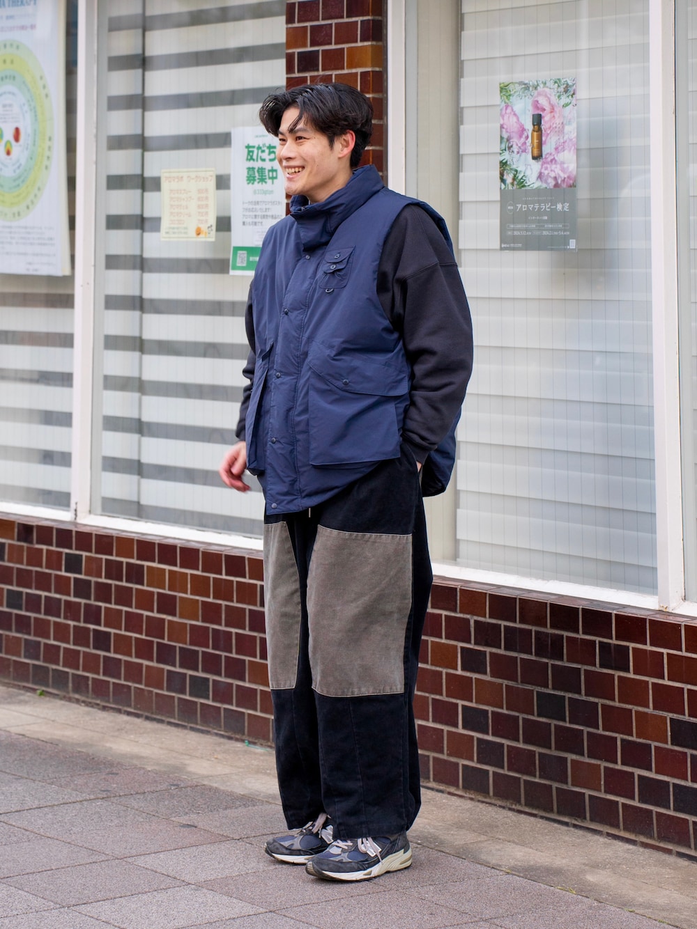 ocosic 完売品 ネイビー ダウンベスト フロントポケット付き ocosic 完売品 ネイビー ダウンベスト フロントポケット付き