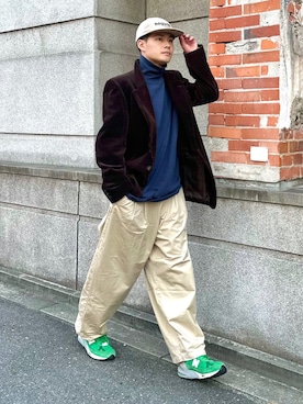 「YUYA × BeAMS DOT（ユウヤバイビームスドット）のYUYA × BeAMS DOT / 2タック ルーズ テーパード パンツ（チノパンツ、ブラウン系）」を使った、YUYAさん（メンズ・172cm）の秋コーディネート
