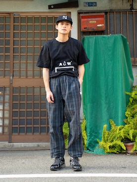 「NEW BALANCE（ニューバランス）のML860/XD（スニーカー、ブラック系）」を使った、YUYAさん（メンズ・172cm）の夏コーディネート