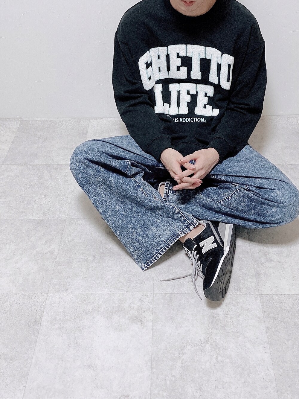 「トレーナー、だから秋服が好き」｜「GALLIS ADDICTIONのGA SAGARA-COLLEGE CREW/サガラ カレッジロゴ スウェット（スウェット、ブラック系）」を使った、ちょびさん（メンズ・184cm）の秋コーディネートの1枚目の写真