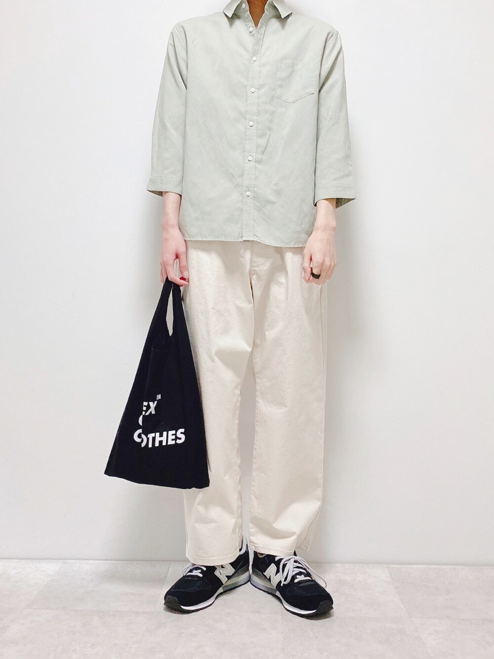 「初夏コーデ、シャツコーデ、トートバッグ、お洒落さんとつながりたい、PR」｜「URBAN RESEARCH Sonny Labelのリネン七分袖シャツ（シャツ/ブラウス、グリーン系）」を使った、ちょびさん（メンズ・184cm）の春コーディネートの1枚目の写真