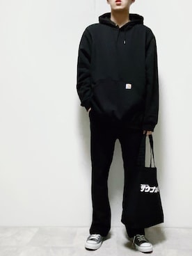 「carhartt」｜「アイテム（スラックス）」を使った、ちょびさん（メンズ・184cm）の冬コーディネート