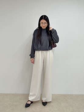 「fredy emue（フレディエミュ）の【リピーター続出！/4サイズ展開】とろみWarmストレートイージーパンツ（その他パンツ、ホワイト系）」を使った、noripiyoさん（レディース・163cm）の秋コーディネート