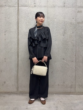 「SENSE OF PLACE by URBAN RESEARCH（センスオブプレイスバイアーバンリサーチ）のラウンドスクエアソフトバッグ（ハンドバッグ、ベージュ系）」を使った、yuiさん（レディース・168cm）の春コーディネート