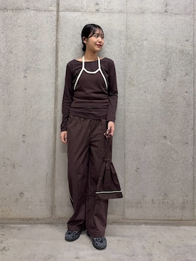 「KBF（ケイビーエフ）のストライプイージーパンツ（その他パンツ、ブラウン系）」を使った、yuiさん（レディース・168cm）の春コーディネート