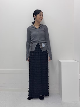 「URBAN RESEARCH Sonny Label（アーバンリサーチサニーレーベル）の『WEB限定』カットフリルナロースカート（スカート、ブラック系）」を使った、yuiさん（レディース・168cm）の春コーディネート