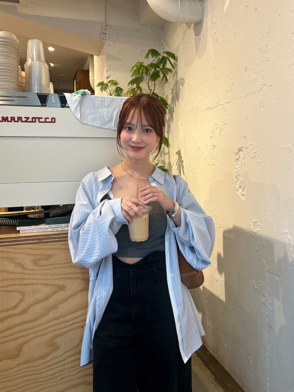 「mysticの[森川企画]レイヤードストライプドロストシャツ（シャツ/ブラウス、ブルー系）」を使った、nanamiさん（骨格ウェーブ・レディース・153cm）の夏コーディネートの1枚目の写真