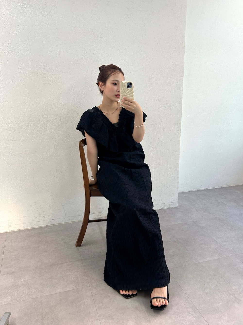 「mysticのシャーリングスクエアワンピース（ワンピース、ブラック系）」を使った、nanamiさん（骨格ウェーブ・レディース・153cm）の夏コーディネートの1枚目の写真