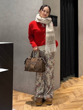 「JEANASIS（ジーナシス）のソフトラメリブUネックLS TEE/240318（Tシャツ/カットソー）」を使った、yumeha0127さん（レディース・159cm）の秋コーディネート