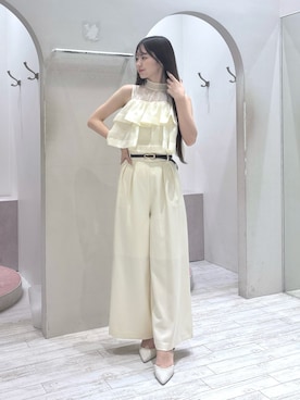「MERCURYDUO（マーキュリーデュオ）のベルト付タックフレアパンツ（その他パンツ、ホワイト系）」を使った、Tomomiさん（レディース・165cm）の夏コーディネート