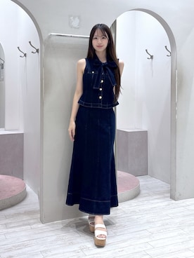 「MERCURYDUO（マーキュリーデュオ）のデニムボウタイブラウス（シャツ/ブラウス、ブルー系）」を使った、Tomomiさん（レディース・165cm）の夏コーディネート