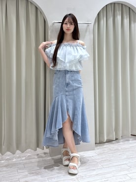 「MERCURYDUO（マーキュリーデュオ）のダブルベルトメタルラインスポサン（サンダル、ホワイト系）」を使った、Tomomiさん（レディース・165cm）の夏コーディネート