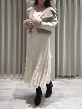 「アイテム（ムートンコート）」を使った、髙橋友美さん（レディース・165cm）の秋コーディネート