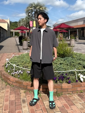 「URBAN RESEARCH DOORS（アーバンリサーチドアーズ）の『UR TECH』サマシェア ショートスリーブシャツカーディガン（Cardigans、グレー系）」を使った、Wataruさん（メンズ・180cm）の夏コーディネート