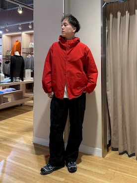 「ITEMS URBANRESEARCH（アイテムズ アーバンリサーチ）のハイカウント スナップボタン フーディジャケット（ブルゾン、レッド系）」を使った、Wataruさん（メンズ・180cm）の秋コーディネート