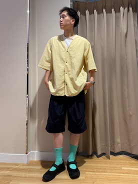 「EKAL（エカル）の『撥水/UVカット/UR TECH』ナイロンタッサーベースボールシャツ（Shirts、イエロー系）」を使った、Wataruさん（メンズ・180cm）の夏コーディネート