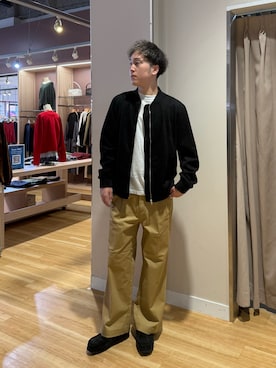 「ITEMS URBANRESEARCH（アイテムズ アーバンリサーチ）のF.S.MA-1 Zip Up ライトブルゾン（ブルゾン、ブラック系）」を使った、Wataruさん（メンズ・180cm）の秋コーディネート