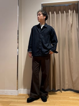 「URBAN RESEARCH DOORS（アーバンリサーチドアーズ）のデニムシャツカバーオール（デニムジャケット、ブルー系）」を使った、Wataruさん（メンズ・180cm）の秋コーディネート