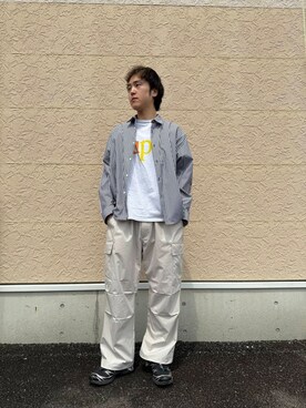 「SENSE OF PLACE by URBAN RESEARCH（センスオブプレイスバイアーバンリサーチ）の『ユニセックス』『イージーケア』コンフォートレギュラーカラーシャツ（シャツ/ブラウス）」を使った、Wataruさん（メンズ・181cm）の春コーディネート