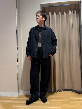 「ITEMS URBANRESEARCH（アイテムズ アーバンリサーチ）のソフトバレルデニム（デニムパンツ、ブルー系）」を使った、Wataruさん（メンズ・180cm）の秋コーディネート