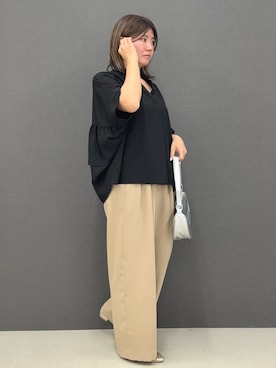 「Aletta vita（アレッタビータ）の細見えツータックドレープパンツ（その他パンツ、ベージュ系）」を使った、【公式】ファニーカンパニーさん（レディース・161cm）の春コーディネート