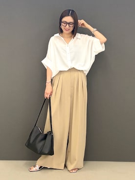 「Aletta vita（アレッタビータ）の細見えツータックドレープパンツ（その他パンツ、ベージュ系）」を使った、【公式】ファニーカンパニーさん（レディース・161cm）の夏コーディネート