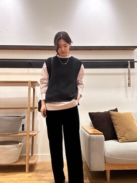 「かぐれ（カグレ）のレーヨンシルクベルベットパンツ（その他パンツ、ブラック系）」を使った、konamiii0904さん（レディース・164cm）の春コーディネート