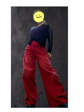 「アイテム（デニムパンツ、レッド系）」を使った、ACOさん（レディース・155cm）の秋コーディネート