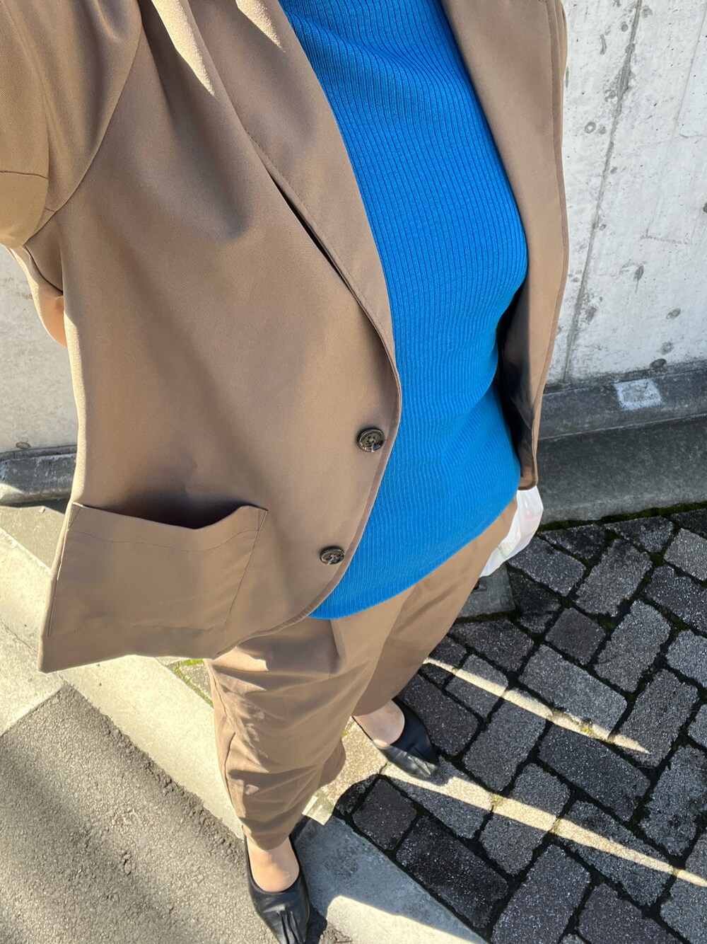 「プチプラ、秋のコーデ、今日のコーデ、大人コーデ、秋服、ユニクロ、セットアップ」｜「ZIP FIVEの【2021 SPRING】ポリトロ2Bテーラードジャケット＆ワイドパンツ リラックスフィット セットアップ（セットアップ、ブラウン系）」を使った、うっちきちーちゃんさん（レディース・164cm）の秋コーディネートの1枚目の写真