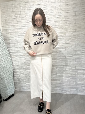 「ロゴニット」｜「アイテム（スカート）」を使った、moeさん（レディース・157cm）の冬コーディネート
