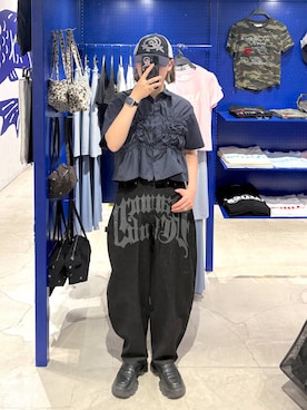 「FANCY CLUB（ファンシークラブ）のFANCY CLUB／ワイドデニムパンツ（デニムパンツ、ブラック系）」を使った、SEINAさん（レディース・168cm）の春コーディネート