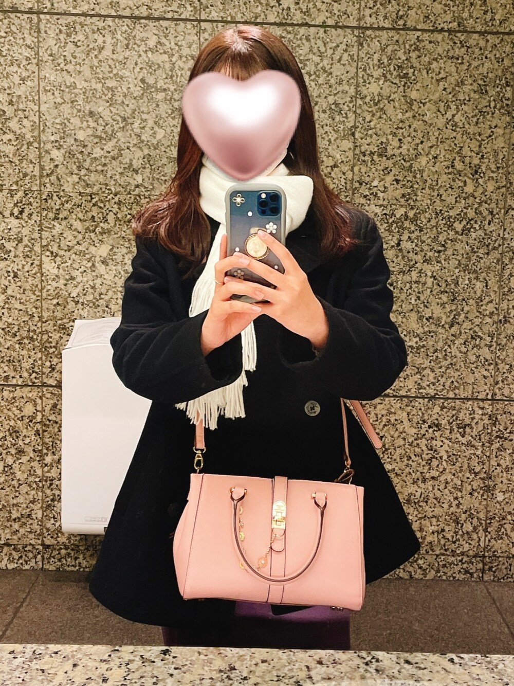 「冬コーデ、あったかコーデ、きれいめカジュアル」｜「SAMANTHAVEGAのアイテム（バッグ、ピンク系）」を使った、moeさん（レディース・160cm）の冬コーディネートの1枚目の写真