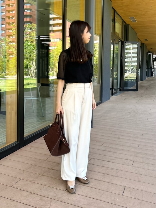 かかとがパカパカしにくい！ビジューつきスクエアトゥローヒールパンプス