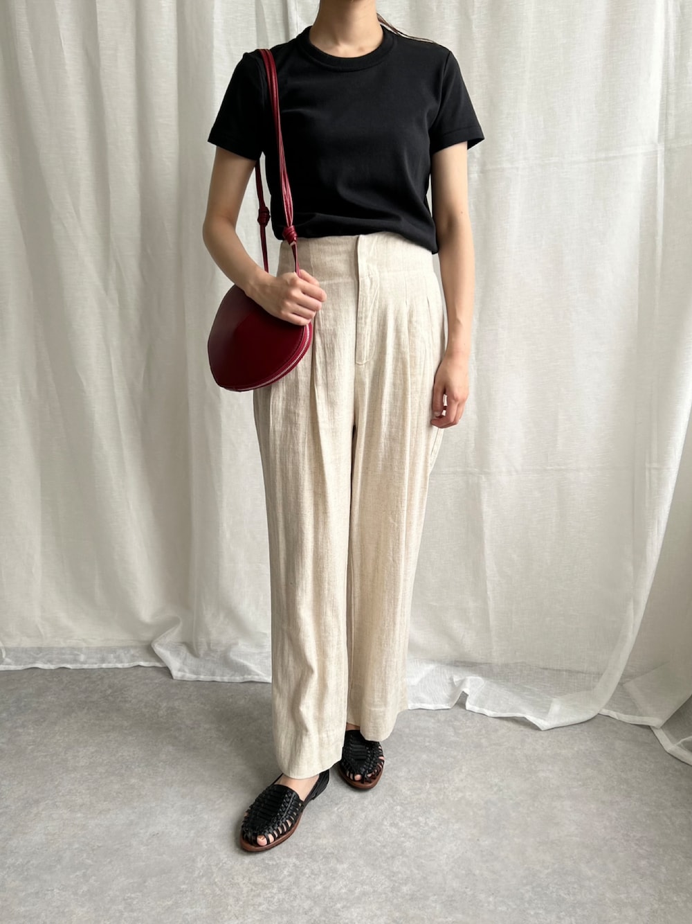 「サンダル、夏コーデ、Tシャツ、グルカサンダル、セスト(SESTO)、プチプラ」｜「SESTOの柔らか編み込みメッシュのグルカサンダル　/ｒ（サンダル、ブラック系）」を使った、靴屋の人さん（レディース・158cm）の春コーディネートの1枚目の写真