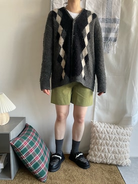 「フェイクレザー」｜「アイテム（スリッポン）」を使った、靴屋の人さん（レディース・165cm）の冬コーディネート