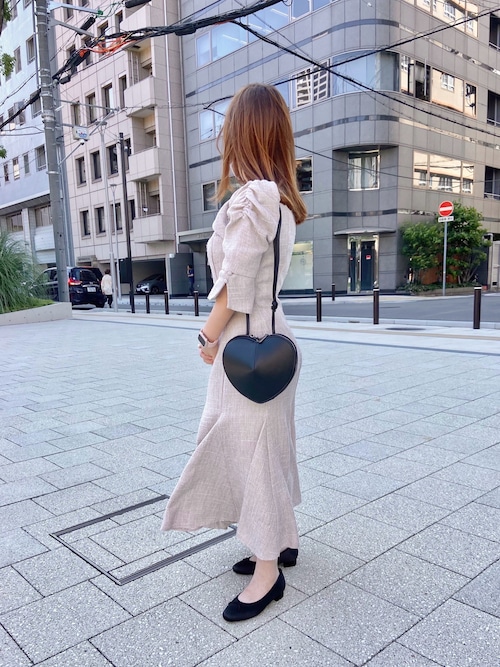 かかとがパカパカしにくい！ローヒールスクエアトゥパンプス